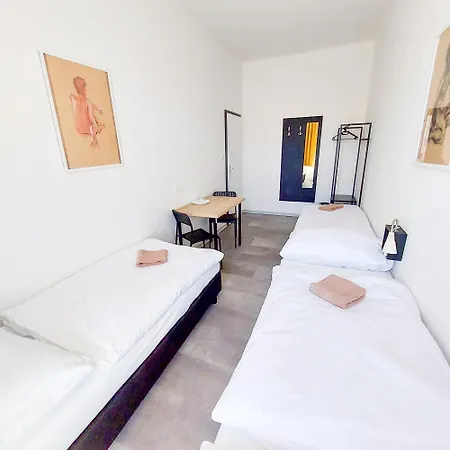 Practical Room Near The Main Station H3 * 布拉格