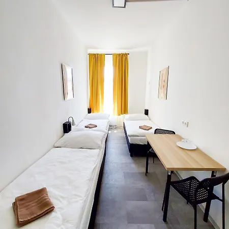 Practical Room Near The Main Station H3 Homestay szállás